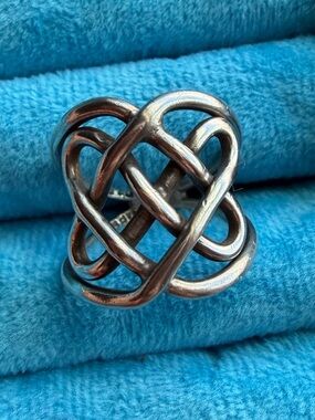 Celtic love knot ring, solid .925